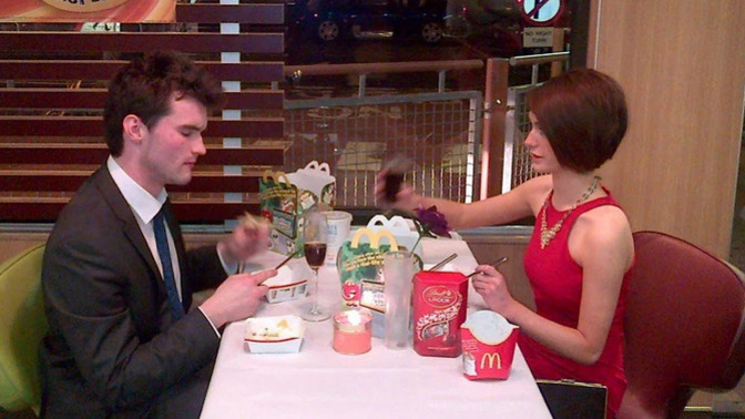 Would it be a turn off if you went on a date to a restaurant and they ordered food off the kids menu?