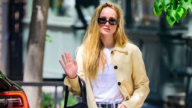 WHO is this CELEBRITY and what do you think about their OUTFIT?