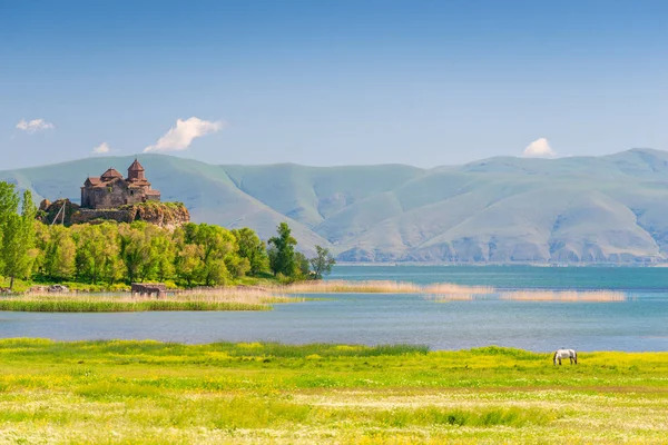 Which of these iconic high altitude lakes would you rather to visit?