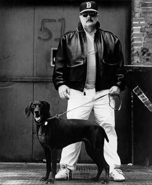 Does anyone here likes reading novels? If so, could you recommend me a really good mystery?