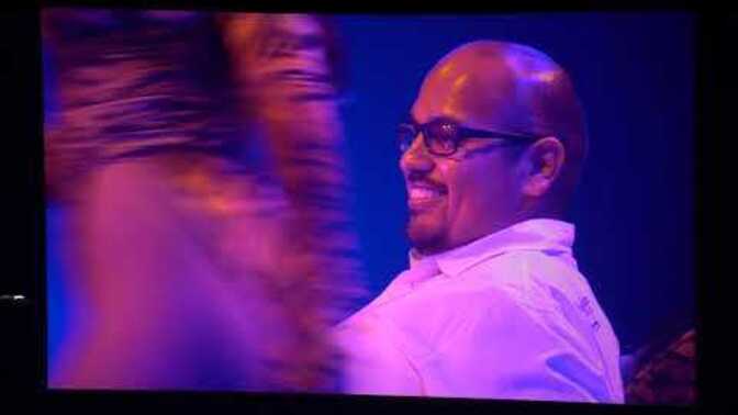 Would you allow your boyfriend to get a lapdance at a concert?