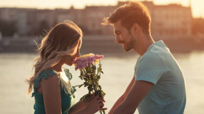 How often do you receive/give flowers from/to your partner?