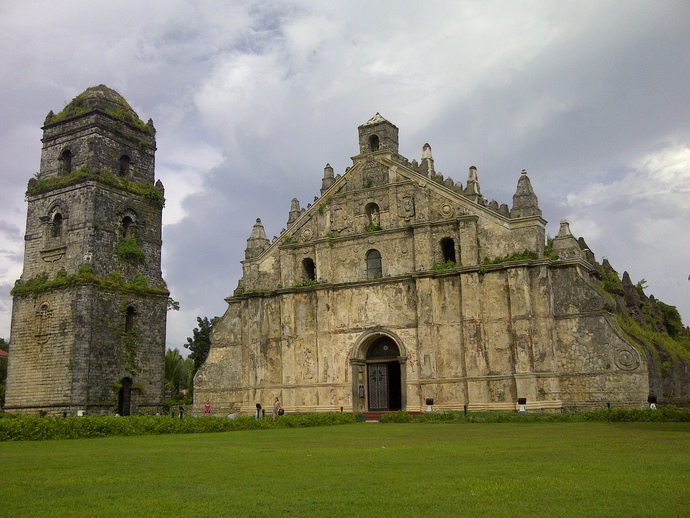 Do these churches look indigenized or colonial to you?