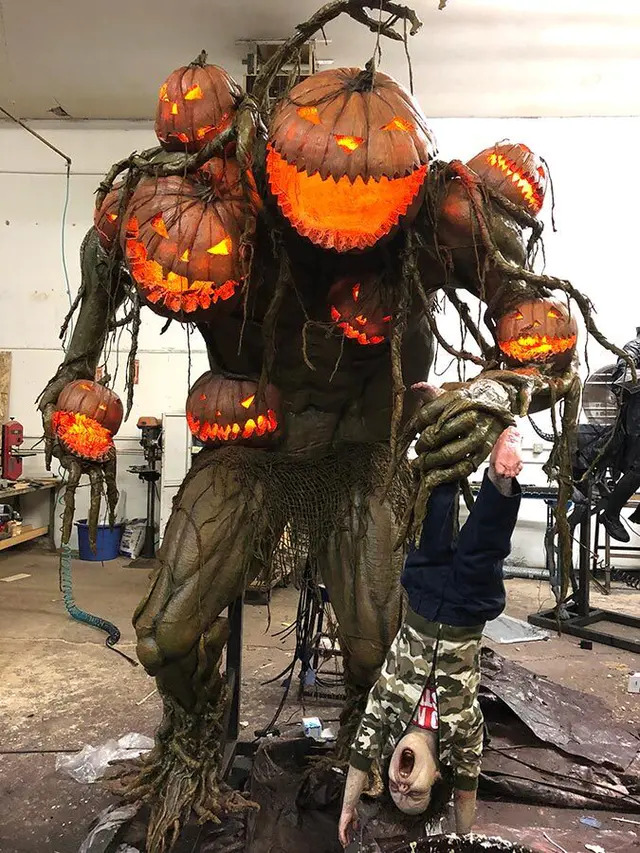 How good are you at carving Halloween pumpkins?