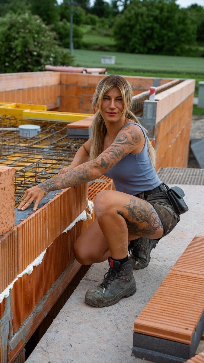 Can women work in construction?
