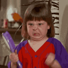 Women, why doesn't your purse run out of space?