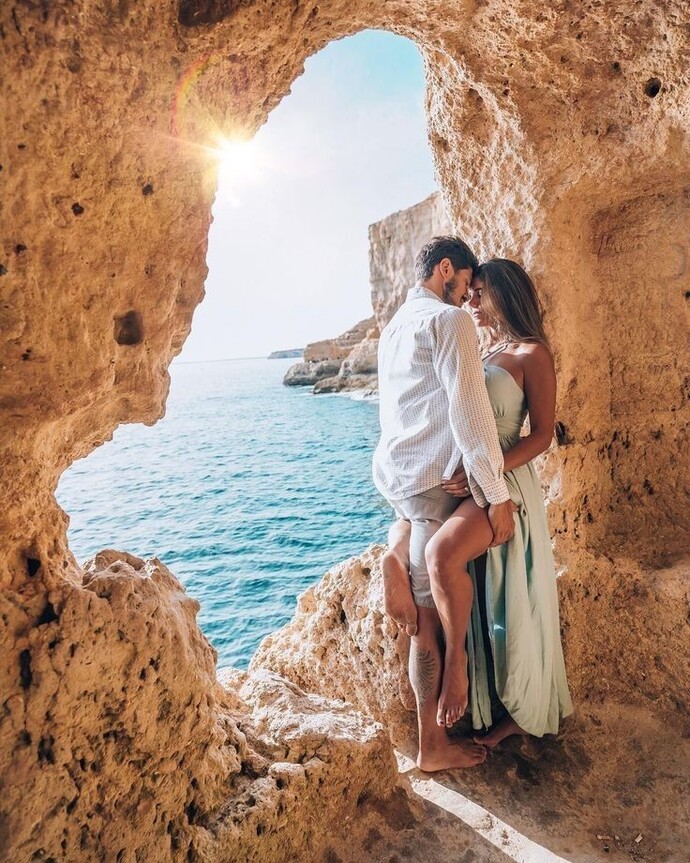 What do women look for in men?