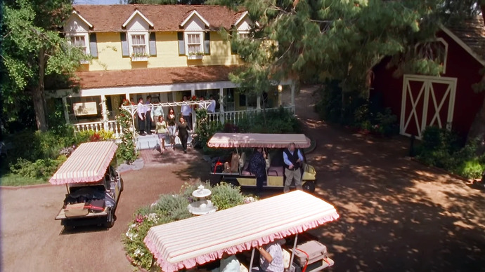 If you could LIVE in any TV shows home- who's home would most intrigue you?