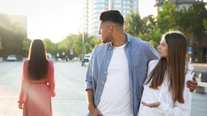 Guys, what do you do when other men hit on your girlfriend?
