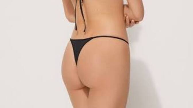 What kind of bikini should a woman wear?