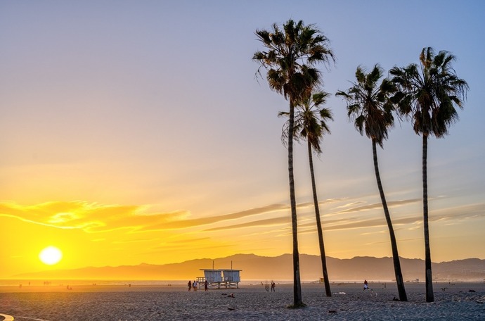 Which photo of nature do find prettier ?