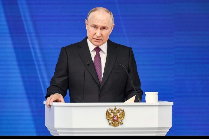 Do some people really think Putin is a genius strategist?