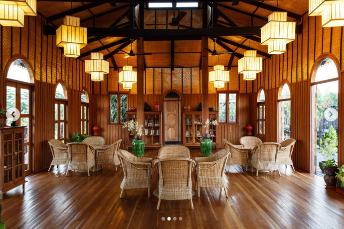 Which of this Southeast Asian style house interior do you like best?