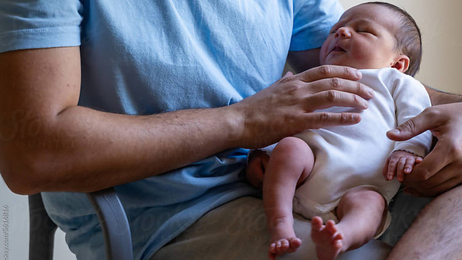 Do single fathers get as much scared, as single mothers when raising a baby alone?