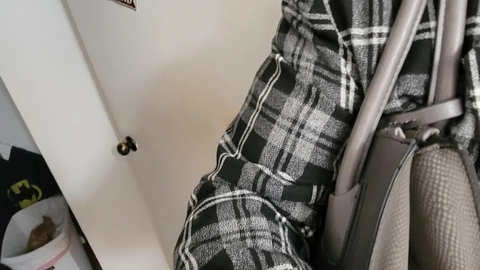 Does this bag look like I am wearing it too high?