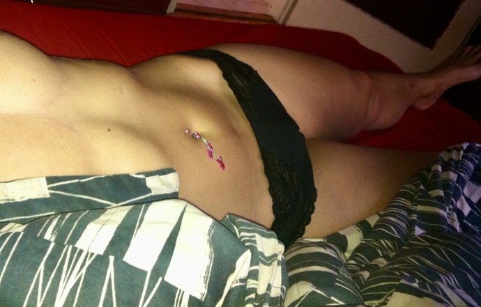 Do you like it when a girl wears a navel piercing?