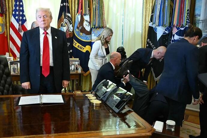 So.. WWho's responsible for the shutdown 2.0?