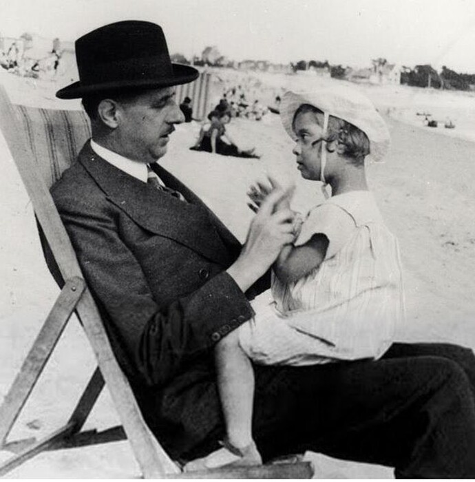 Does this story , change yours image of De Gaulle?