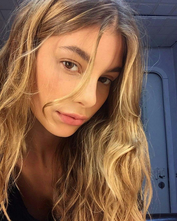 What do you think about blondes with on dark eyes? On girls and guys?