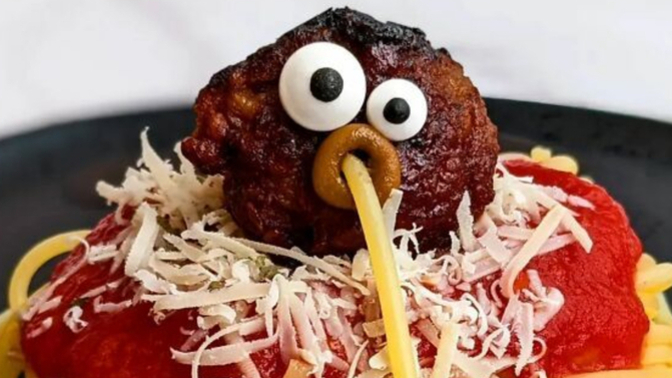 If You Were Invited To Someone’s House For Thanksgiving Instead Of Serving Turkey Or Ham What Would Make You Laugh If They Served Instead?