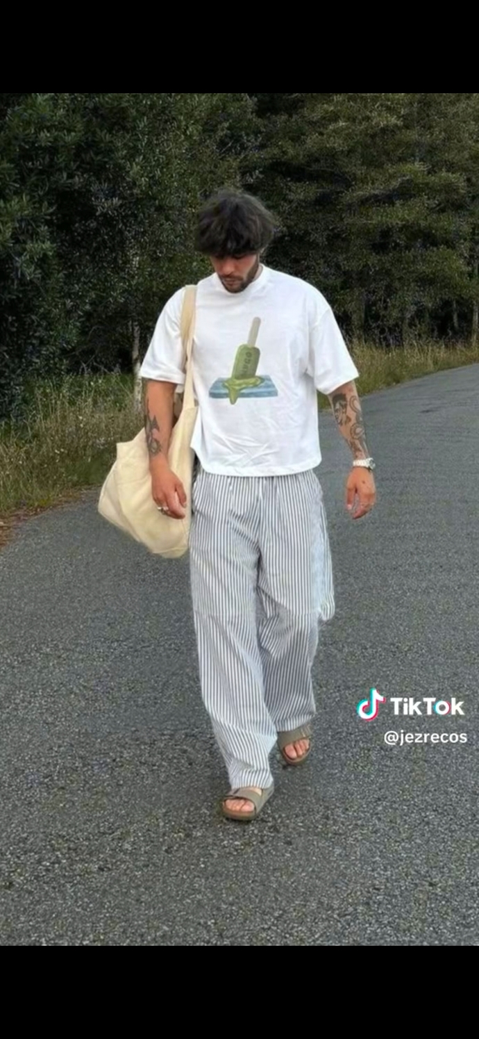 Do white & blue pinstripe pants look good on men?