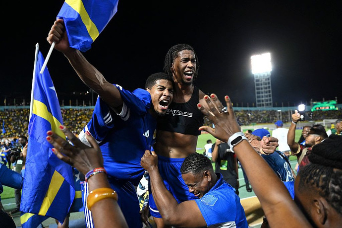 What do you thin about Curaçao becoming the smallest country to ever qualify for the World Cup?