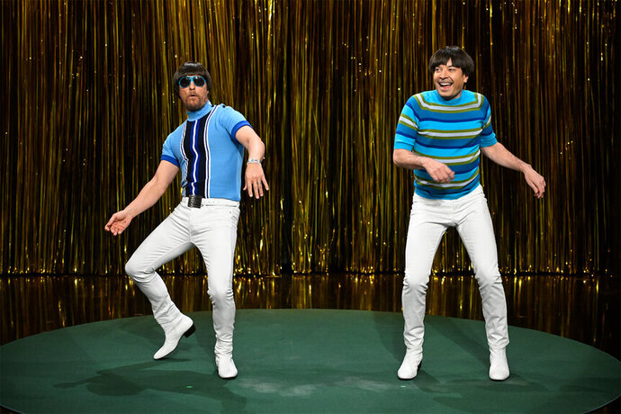 What kind of pants do you wear to show off your sexy body?