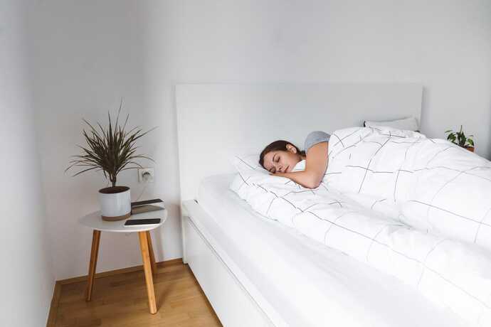 When it comes to breaking up, how would you deal of your ex sleeping in a different room of the house and dating other people?