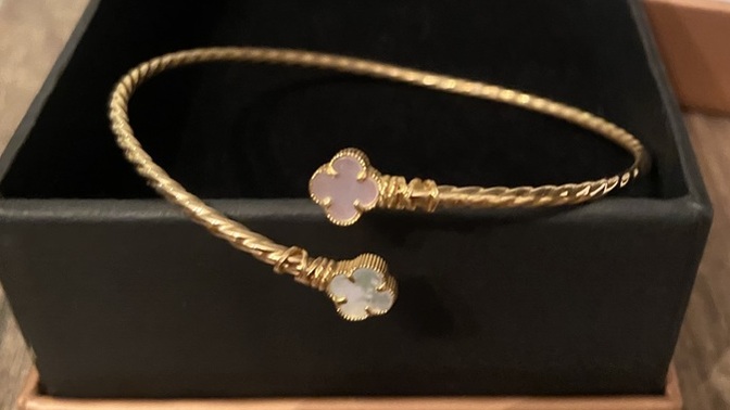 Yesterday I bought a new gold bracelet for my self, I want to know your opinion about it?