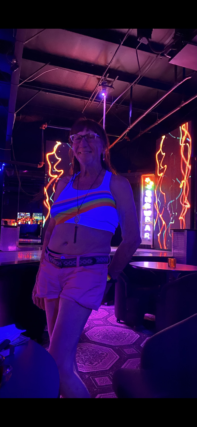 Girls, What do you wear when you go clubbing?