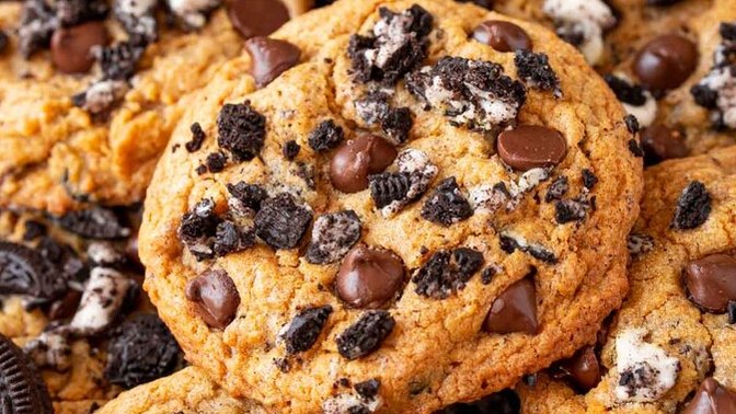 Would you eat Oreo pumpkin chocolate chip cookies?
