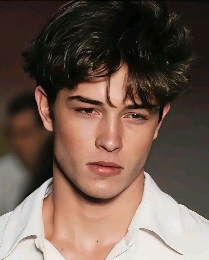 Girls, If you could only choose one, who would you want to date, Jason Momoa, Or Francisco Lachowski?