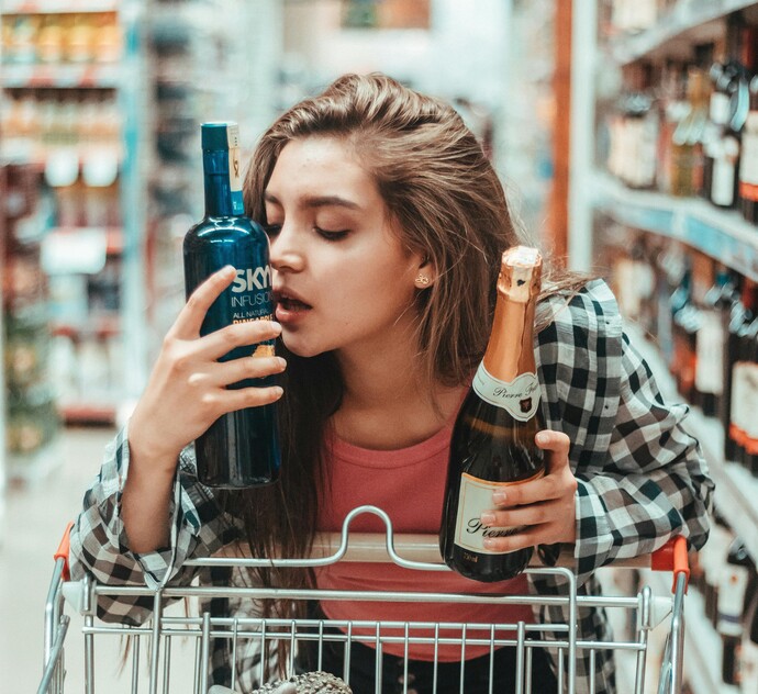 Actual simulation of Random Christmas shopping for herself