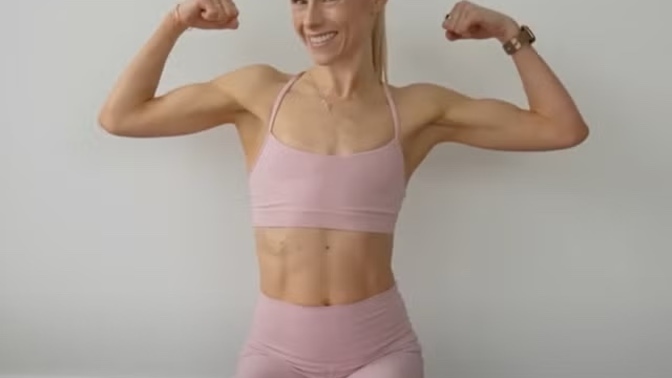 Do gym bros typically go for toned lean girls or muscular curvy girls?