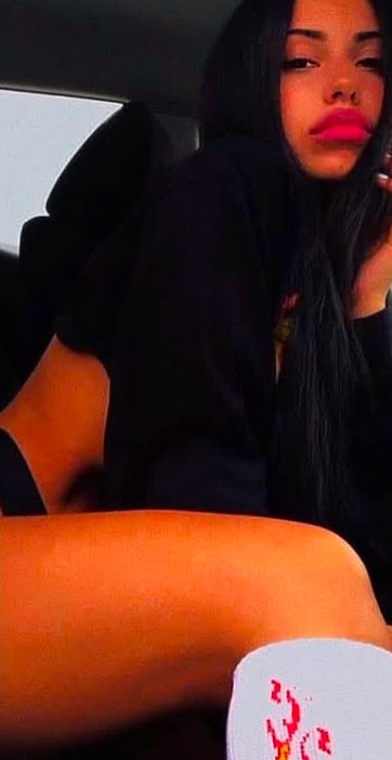 How do you achieve this type of look and how to achieve that type of skin tone?