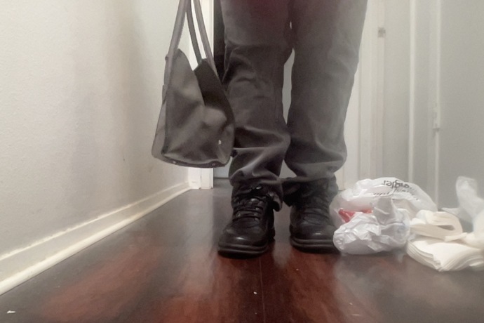 Should I carry a black or brown bag with casual outfits including jeans in the winter?