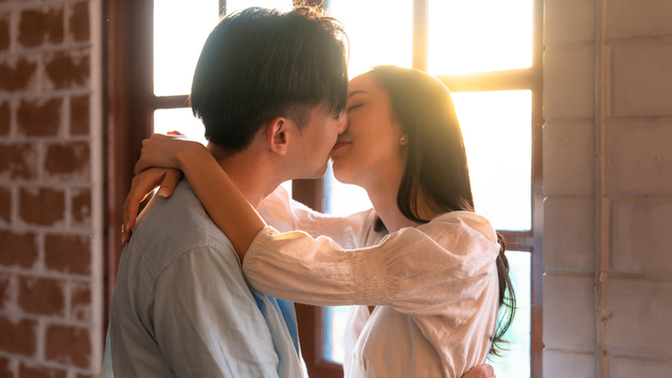 What makes a good kiss?