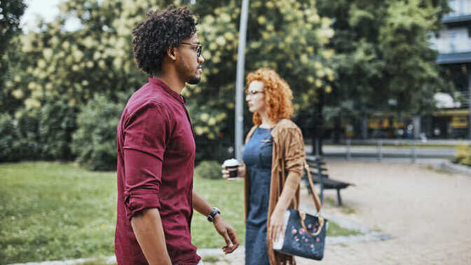 Can a girl tell or feel if a guy passing by finds her attractive?