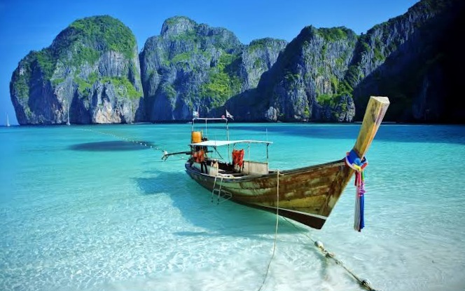 Which would you rather experience, Asias Karst Islands, or Americas Red Rocks?