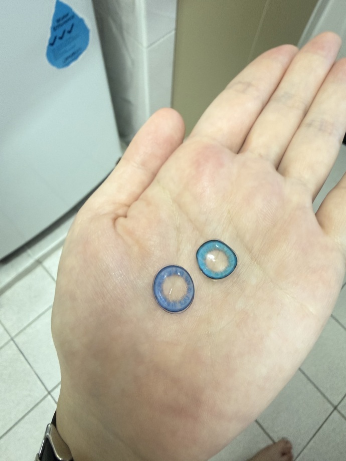 These are my extra lenses from Full Bloom. Right is Nemophila, left is Blue Star.