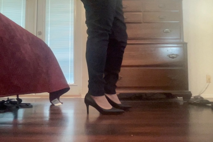 Which shoes should I Wear With Black Jeans for Office Wear?