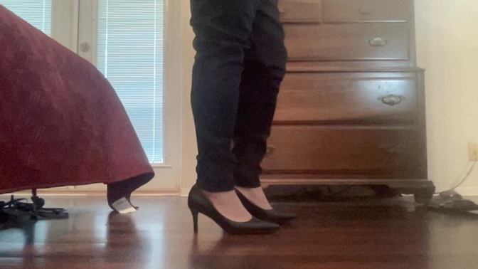 Which shoes should I Wear With Black Jeans for Office Wear?