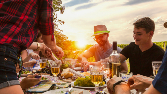 How often you get invited by a friend to a lunch or a snack?