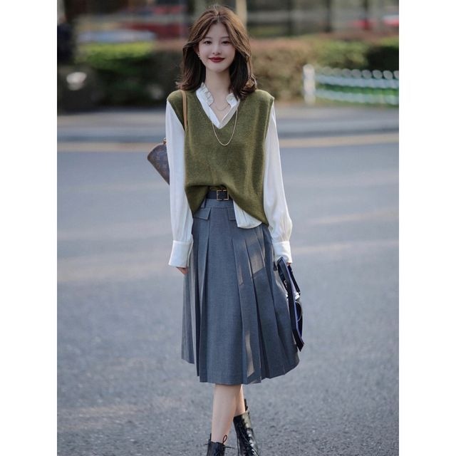 What do you all wear under skirt during summer?