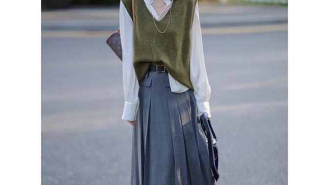What do you all wear under skirt during summer?