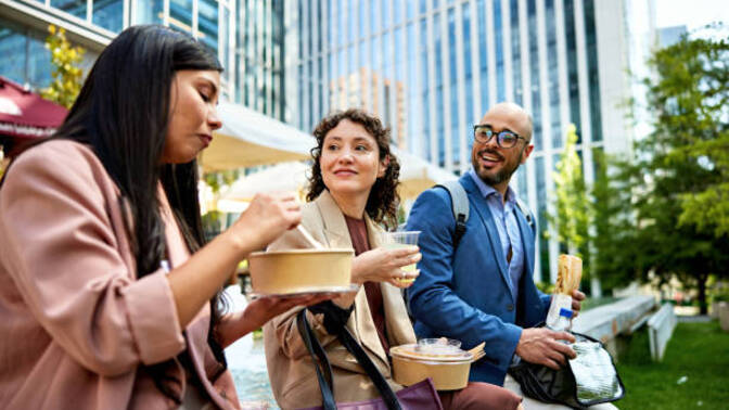 Do you go for lunch with your colleagues?
