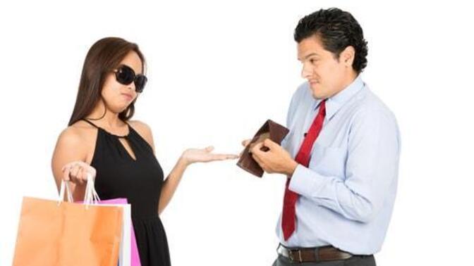 Guys, have you ever fallen victim to a gold digger?