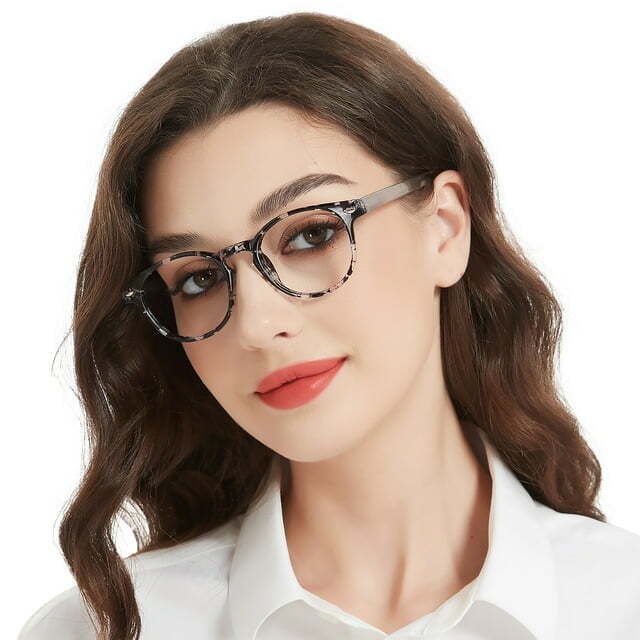 Do glasses make a difference to you as far as the opposite sex is concerned (whether they wear one or not)? ?