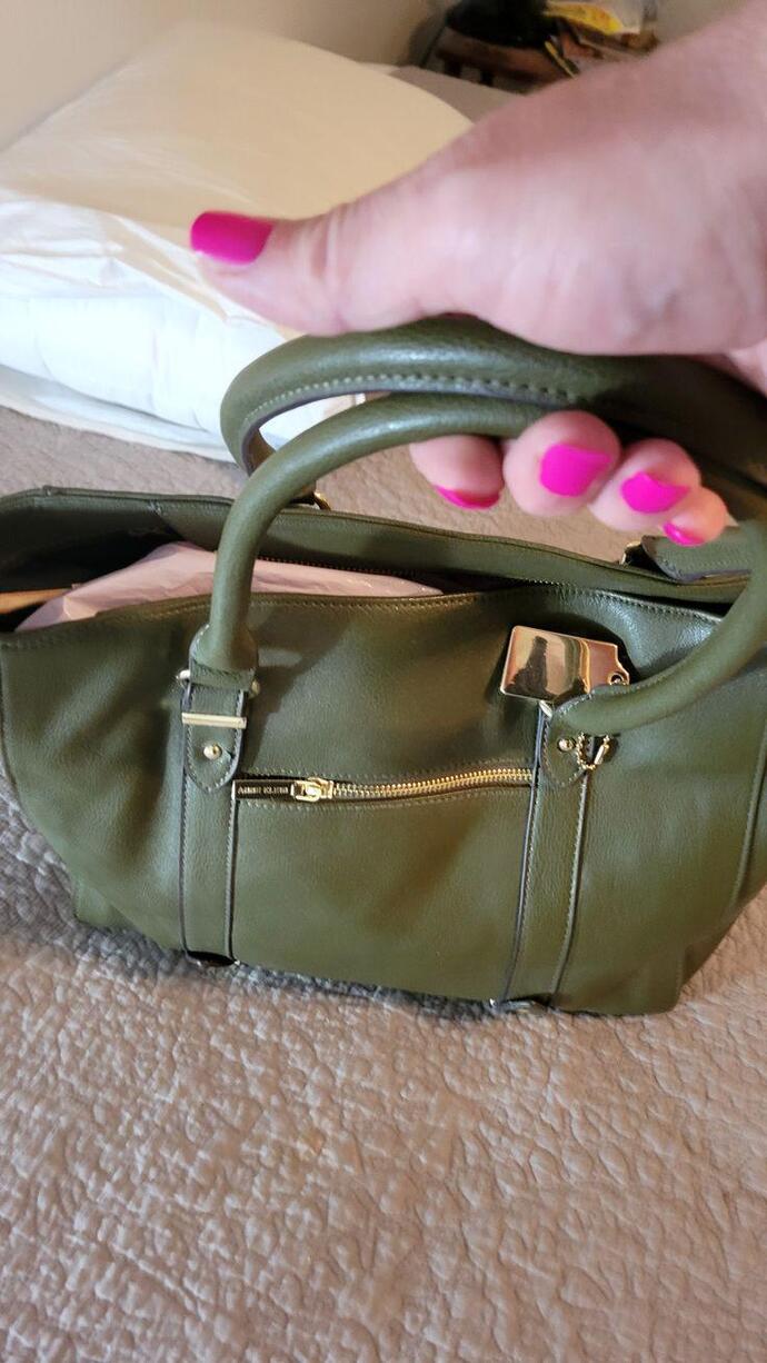 Do you think a look like this with fuchsia nails could work for year round?