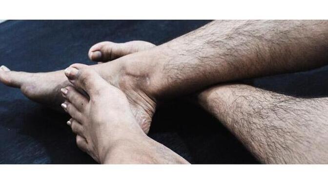 Hairy legs of a woman is equivalent to hairy chest of man?